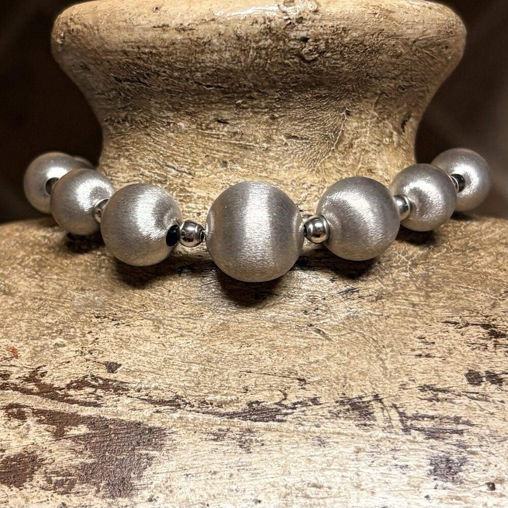 Italian Sterling Silver Bracelet Matte Graduating Beads & Smooth Magnetic